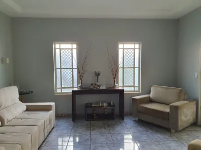 Casa com 3 Quartos à venda, 174m² no Santa Maria, Uberaba