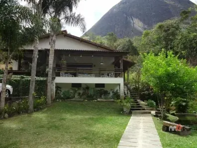Casa com 3 Quartos à venda, 700m² no Araras, Petrópolis