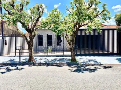 Casa com 3 Quartos à venda, 160m² no Jardim Caparroz, São José do Rio Preto