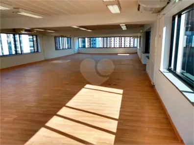 Ponto Comercial para alugar, 245m² no Cidade Monções, São Paulo