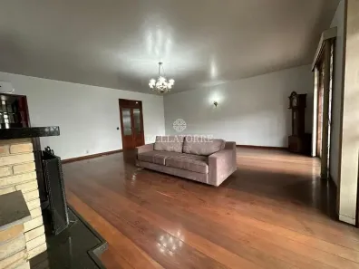 Casa com 3 Quartos para alugar, 353m² no Várzea, Teresópolis