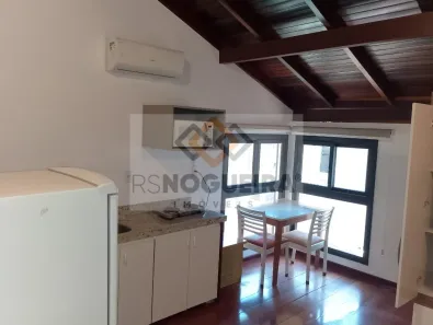 Apartamento com 1 Quarto para alugar, 25m² no Carvoeira, Florianópolis