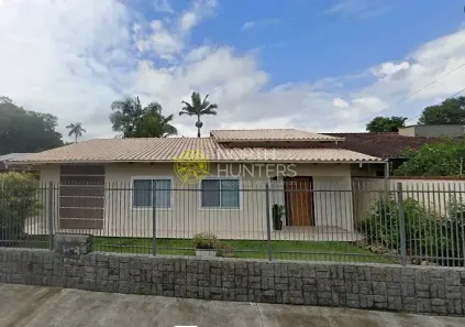 Casa com 3 Quartos para alugar, 200m² no Bom Retiro, Joinville