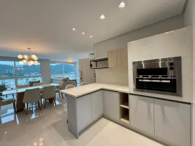 Apartamento com 4 Quartos para alugar, 130m² no Centro, Balneário Camboriú