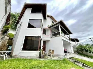 Casa com 3 Quartos à venda, 10m² no Camboinhas, Niterói