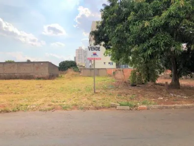 Lote/Terreno à venda, 476m² no Vila Rosa, Goiânia