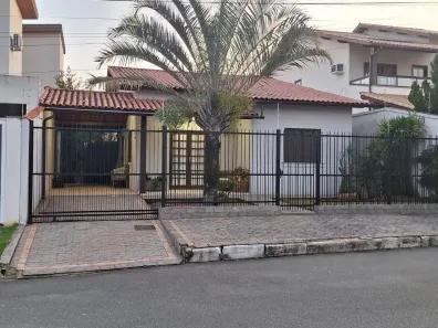 Casa com 4 Quartos à venda, 190m² no Morada da Colina, Resende