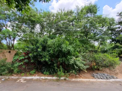 Lote/Terreno à venda, 600m² no Vila Monticelli, Goiânia