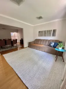 Casa com 3 Quartos à venda, 170m² no Universitário, Londrina