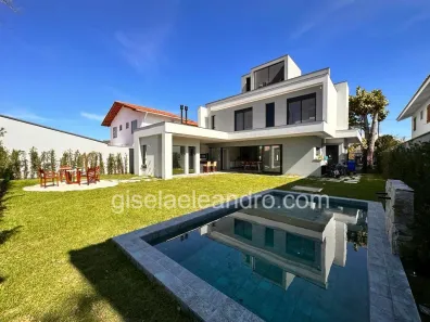 Casa com 4 Quartos para alugar, 600m² no Daniela, Florianópolis