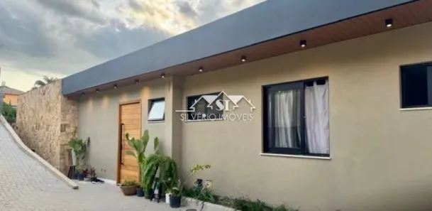 Casa de Condomínio com 3 Quartos à venda, 190m² no Nogueira, Petrópolis