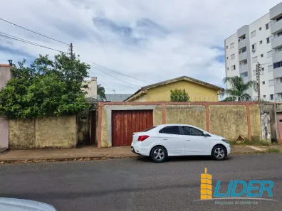 Casa com 6 Quartos à venda, 240m² no Osvaldo Rezende, Uberlândia