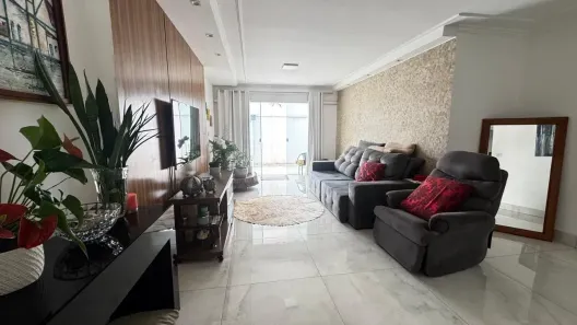 Casa com 3 Quartos à venda, 170m² no Cidade Jardim, Uberlândia
