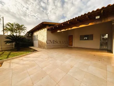 Casa com 4 Quartos para alugar, 262m² no Santos Dumont, Londrina