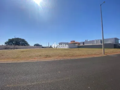 Lote/Terreno à venda, 810m² no Nova Uberlândia, Uberlândia