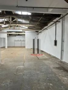 Galpão/Depósito/Armazém para venda ou aluguel, 380m² no Vila Antonieta, São Paulo