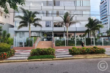 Apartamento com 2 Quartos para alugar, 121m² no Centro, Florianópolis