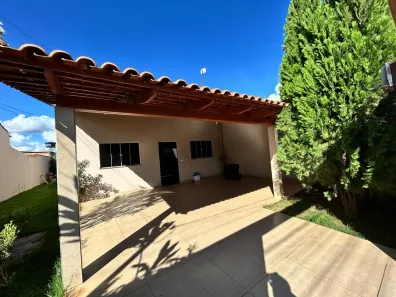 Casa com 3 Quartos à venda, 250m² no Jardim do Lago, Senador Canedo