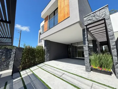 Sobrado com 3 Quartos à venda, 220m² no São Francisco de Assis, Camboriú