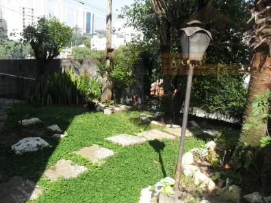 Sobrado com 3 Quartos à venda, 272m² no Parque Assunção, Taboão da Serra