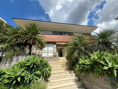 Casa com 4 Quartos para alugar, 464m² no Campo Comprido, Curitiba