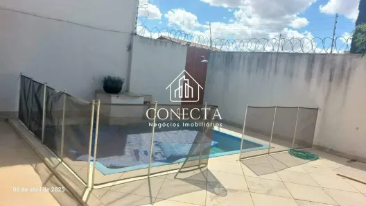 Casa com 3 Quartos à venda, 220m² no Santa Mônica, Uberlândia