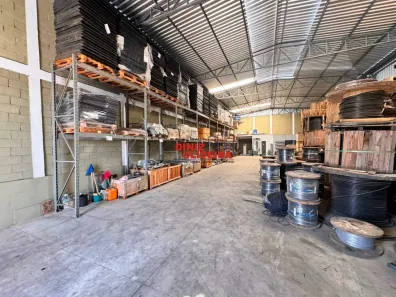 Galpão/Depósito/Armazém para alugar, 330m² no Flamengo, Contagem