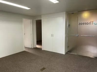 Sala Comercial para alugar, 135m² no Vale do Sereno, Nova Lima