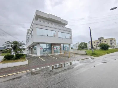 Apartamento com 4 Quartos para alugar, 146m² no Sertão do Maruim, São José