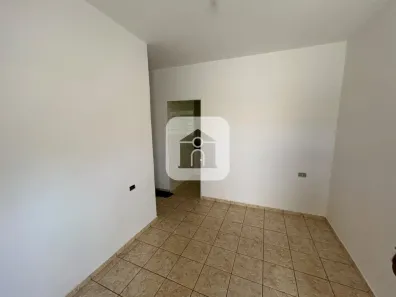 Casa com 3 Quartos para alugar, 60m² no Jardim das Palmeiras, Uberlândia