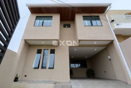 Sobrado com 4 Quartos à venda, 143m² no Xaxim, Curitiba