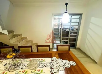 Casa com 3 Quartos à venda, 228m² no Metalúrgicos, Osasco