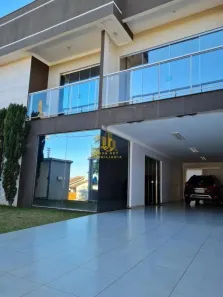 Sobrado com 3 Quartos à venda, 315m² no Pioneiros Catarinenses, Cascavel