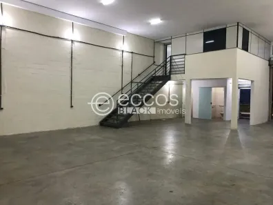 Imóvel Comercial com 1 Quarto à venda, 235m² no Granada, Uberlândia