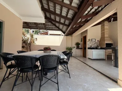 Casa de Condomínio com 3 Quartos à venda, 360m² no Loteamento Portal do Sol I, Goiânia