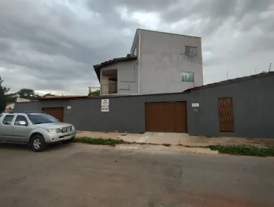 Casa com 2 Quartos para alugar, 100m² no Parque das Amendoeiras, Goiânia