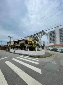 Casa com 4 Quartos à venda, 276m² no Barreiros, São José