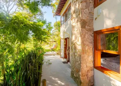 Casa de Condomínio com 2 Quartos para alugar, 80m² no Itaipava, Petrópolis