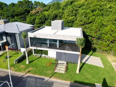 Casa com 4 Quartos à venda, 250m² no São João do Rio Vermelho, Florianópolis