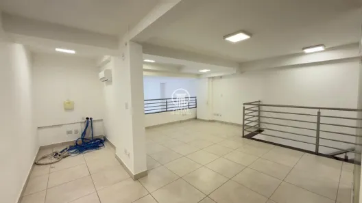 Ponto Comercial com 10 Quartos para alugar, 1200m² no Cândida Câmara, Montes Claros