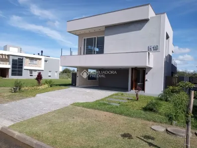 Casa de Condomínio com 3 Quartos à venda, 250m² no São Gonçalo, Pelotas