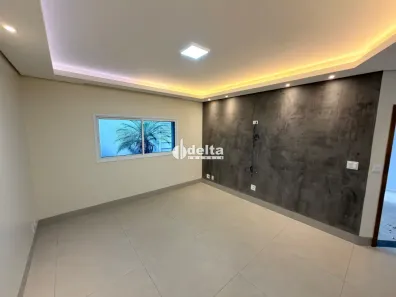 Casa com 3 Quartos à venda, 190m² no Segismundo Pereira, Uberlândia