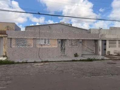 Casa com 3 Quartos à venda, 423m² no Parquelândia, Fortaleza
