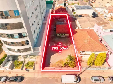 Lote/Terreno à venda, 703m² no Morrotes, Tubarão