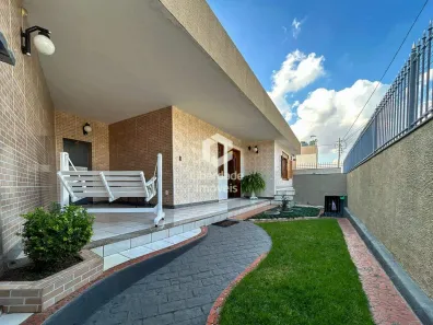 Casa com 4 Quartos à venda, 250m² no Caiçaras, Belo Horizonte