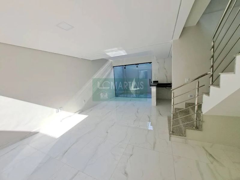 Casa com 3 quartos — Santa Mônica, Belo Horizonte