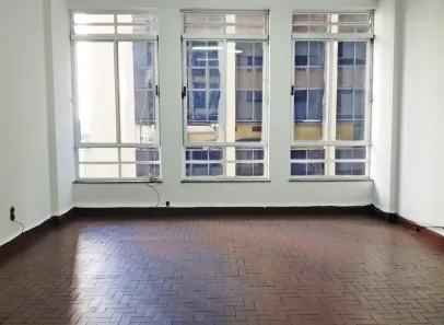 Sala Comercial com 2 Quartos para alugar, 131m² no Sé, São Paulo