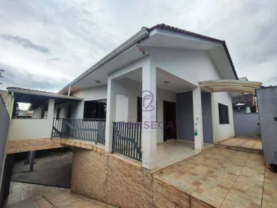Casa com 3 Quartos para alugar, 359m² no João Paulo II, Pouso Alegre