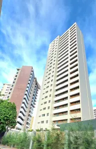Apartamento com 4 Quartos para alugar, 240m² no Guararapes, Fortaleza