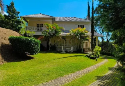Casa de Condomínio com 3 Quartos à venda, 240m² no Samambaia, Petrópolis